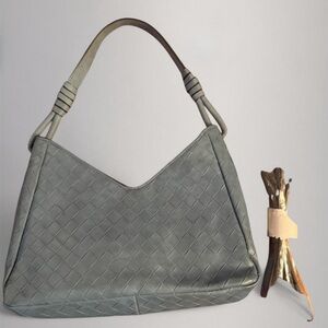 Woven Shoulder Bag in Dove Gray